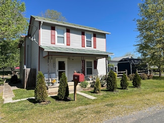 702 Anderson St, Glasgow, VA 24555
