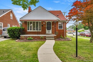 8904 Becker Ave, Allen Park, MI 48101