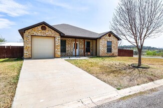 102 Dove Dr, Ozona, TX 76943