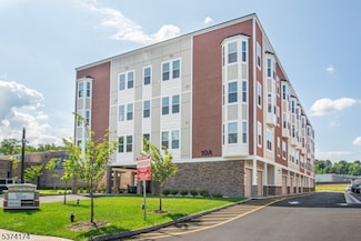 10 Kingsbridge Rd Unit 203, Fairfield, NJ 07004