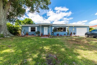 4992 Lake Charles Dr N, Kenneth City, FL 33709