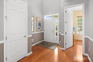 4 Bellingham Dr, Kendall Park, NJ 08824