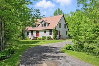 37 Achorn Ln, South China, ME 04358