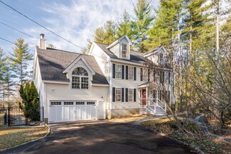 38 Lawrence St, Pepperell, MA 01463