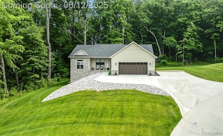 10327 9 Mile Rd, Whitmore Lake, MI 48189
