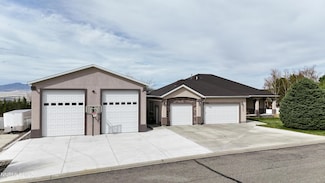 5895 Brooke Dr, Winnemucca, NV 89445