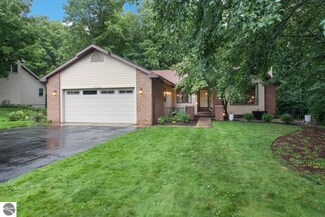 3126 Silver Hills Ln, Traverse City, MI 49684