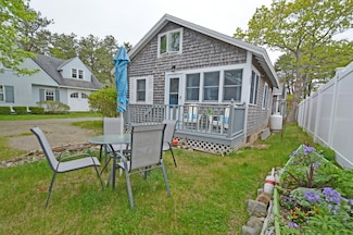 586 Kings Hwy Unit 2, Kennebunkport, ME 04046