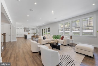 3812 N Nelson St, Arlington, VA 22207