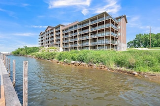 570 Linden Dr Unit 309, Arnolds Park, IA 51331