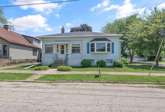 1925 Thomas St, Marinette, WI 54143