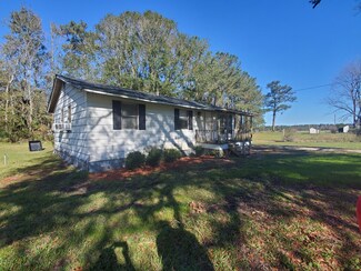 1952 Haws Run Rd, Maple Hill, NC 28454