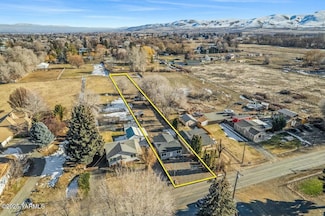 2711 S 90th Ave, Yakima, WA 98903