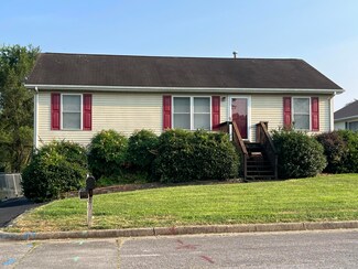 905 Stokes Dr, Roanoke, VA 24019