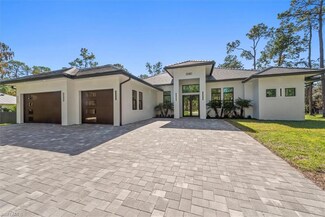 5080 Hickory Wood Dr, Urban Estates, FL 34119