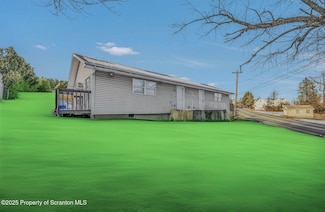 1215 Lori Ln, Old Forge, PA 18518