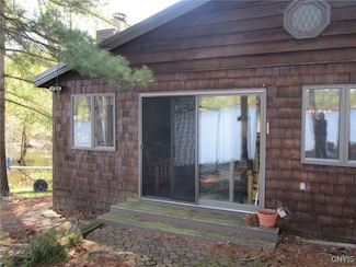156 Chapman Point Rd, Hammond, NY 13646