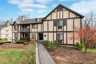 20 Chatham Ct Unit 20, Brookfield, CT 06804