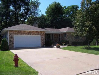 902 5th Street A, Hampton, IL 61256