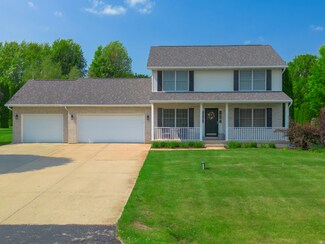 4526 Winn Rd, Sterling, IL 61081