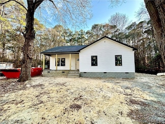 117 Lark Dr, Deltaville, VA 23043