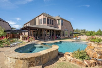 541 Bryn Ct, Lantana, TX 76226