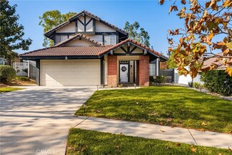 1070 Honeywood Dr, Corona, CA 92882