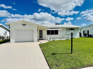 520 SW 18th St, Boynton Beach, FL 33426