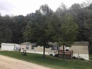 108 Creek View Ln, Lansing, IA 52151