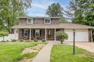 2104 Jerome Dr, Godfrey, IL 62035