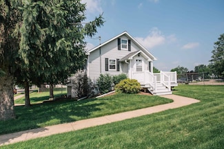 106 W Division St, Greenwood, WI 54437
