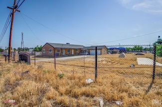 5915 Weedpatch Hwy, Bakersfield, CA 93307