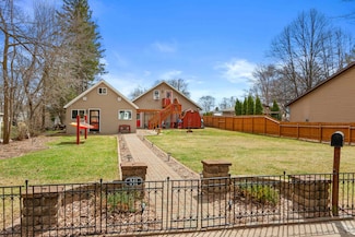 341 Island Ave, Port Edwards, WI 54469