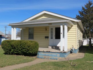 2110 Kendall St, South Bend, IN 46613