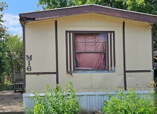 2320 E Macarthur Rd Unit M-16, Wichita, KS 67216