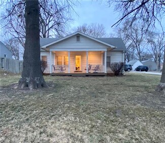 107 E Mary St, Lansing, KS 66043