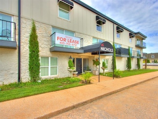 1110 Sherwood Ln Unit 216, Nichols Hills, OK 73116