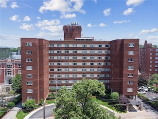 128 N Craig St Unit 703, Oakland, PA 15213