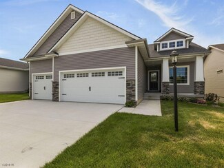 6447 NE 8th Ct, Des Moines, IA 50313