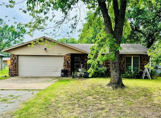 14009 S 295 Ave E, Coweta, OK 74429