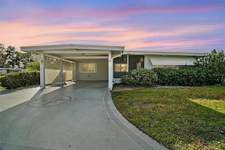 711 Dolphin Dr, Tavares, FL 32778