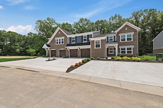 201 Parkview Ln, Miami Township, OH 45150