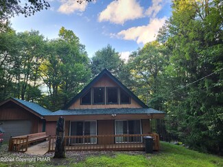 60 Split Rock Rd, Lake Harmony, PA 18624