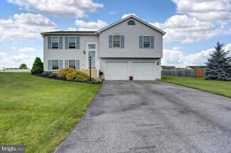 15925 Rhododendron Dr, Hagerstown, MD 21740