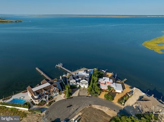 43 W Holly Dr, Beach Haven, NJ 08008