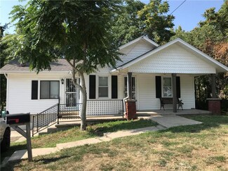 1125 E Parker Ave, Independence, MO 64050