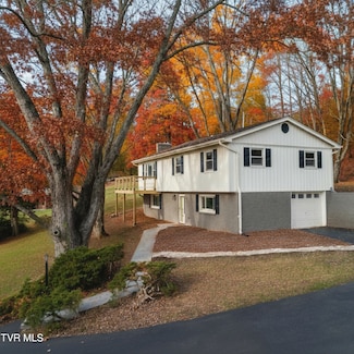 425 Seminole Rd, Bristol, VA 24201