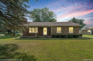 2466 Kathleen Dr, Monroe, MI 48162