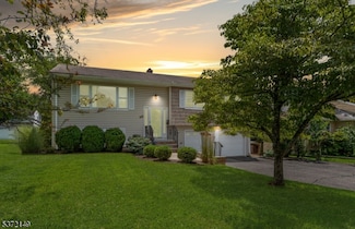 46 Mccall Ave, Livingston, NJ 07039