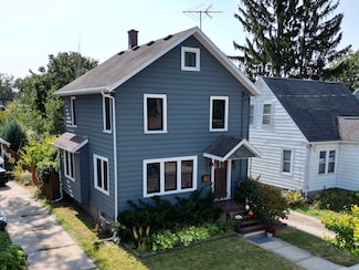 2053 Helena St, Madison, WI 53704